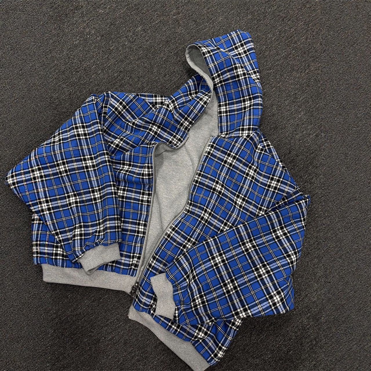 CHEQUERED LINE –  ZIP UP HOODIE