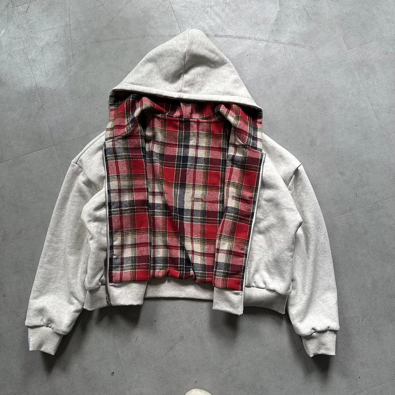 CHEQUERED LINE –  ZIP UP HOODIE